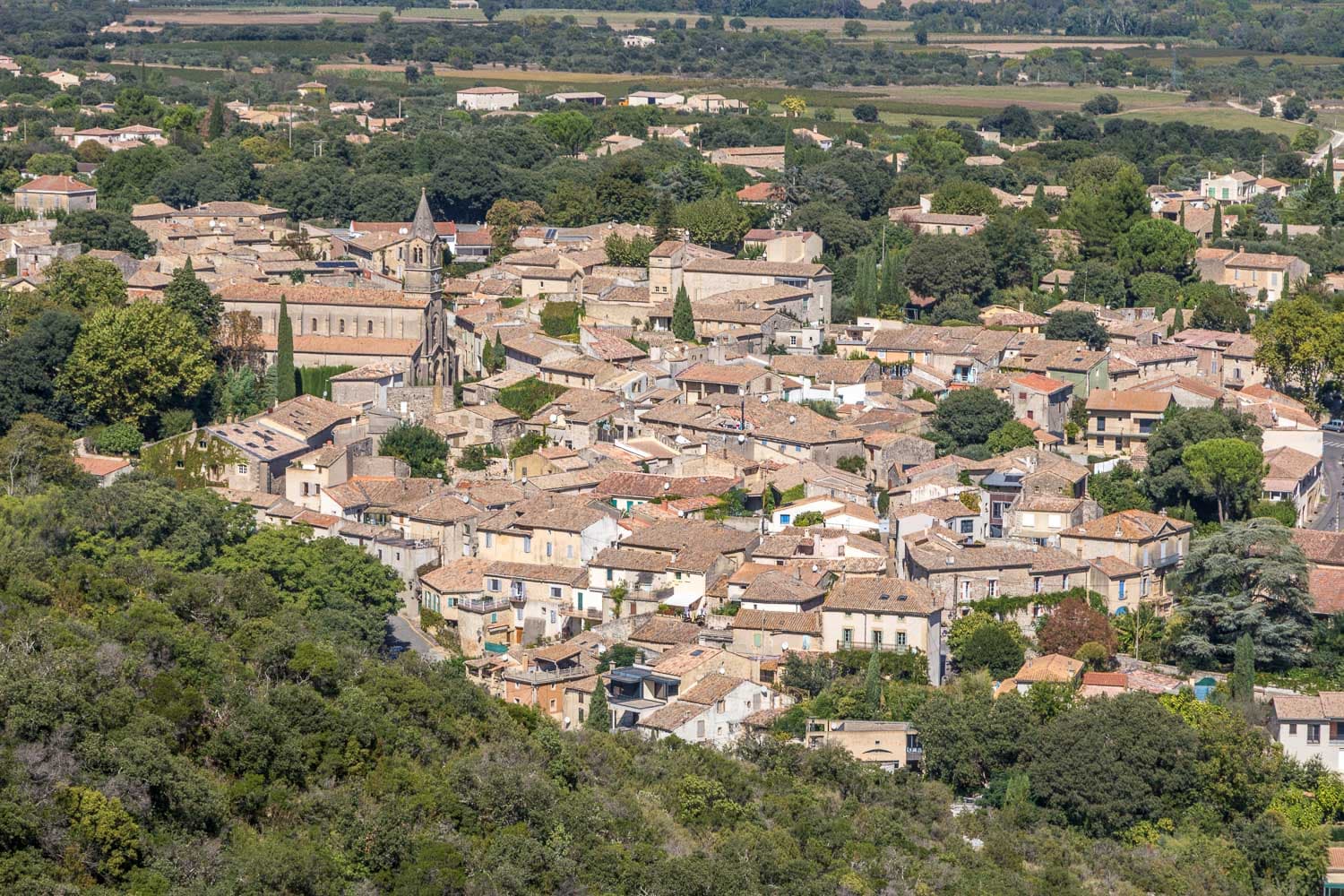 Vue panoramique du village de Collias dans les gorges du Gardon, Gard