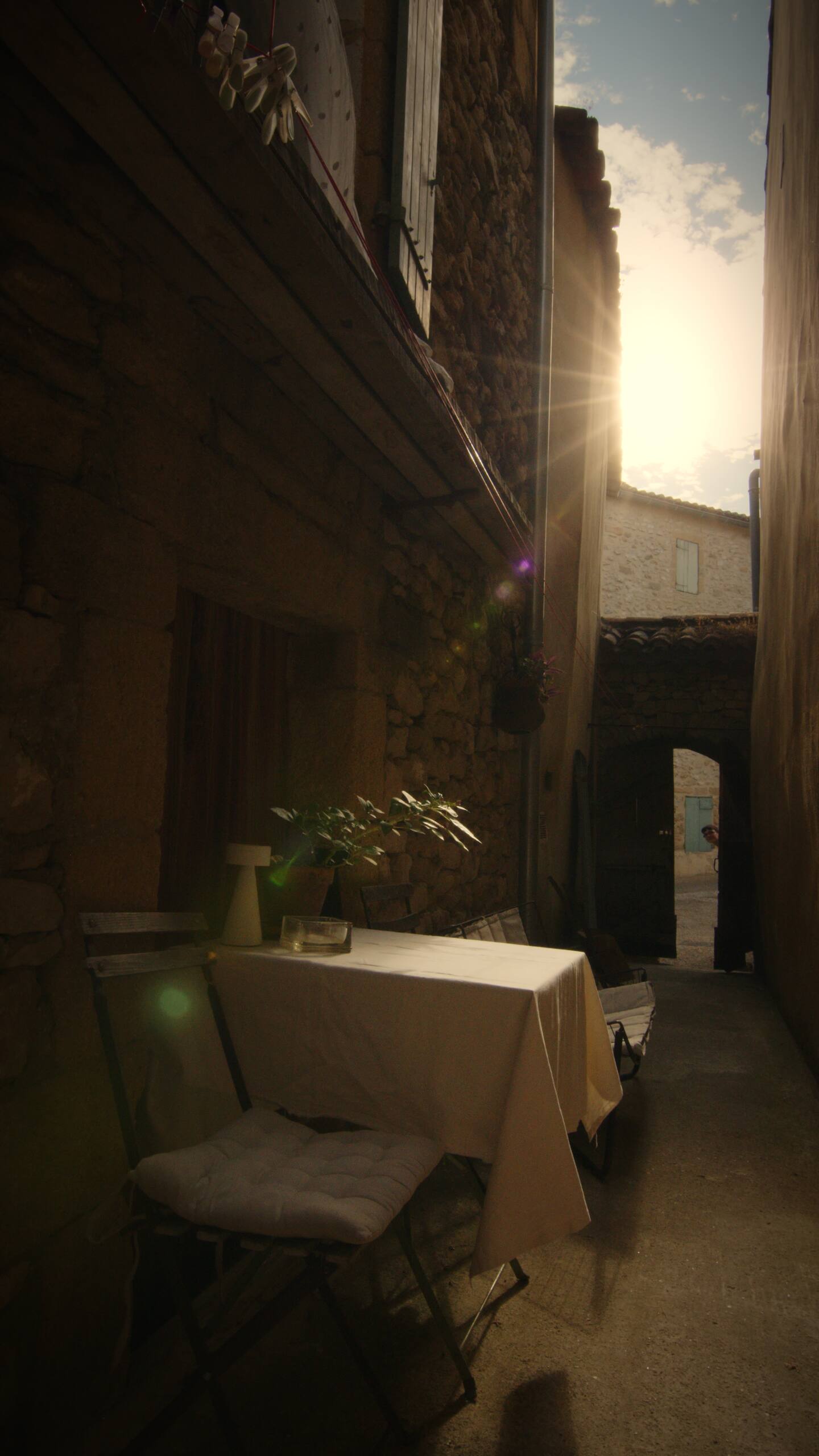 Terrasse baignée de lumière naturelle